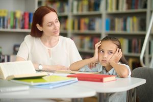 Devoirs et enfants DYS : comment rendre les soirées plus sereines ?